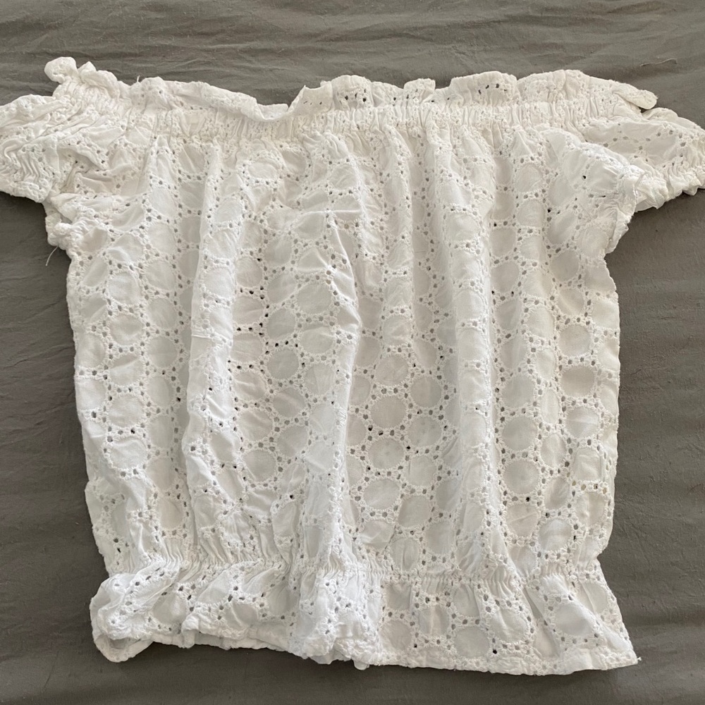 OFF THE SHOULDER TOP